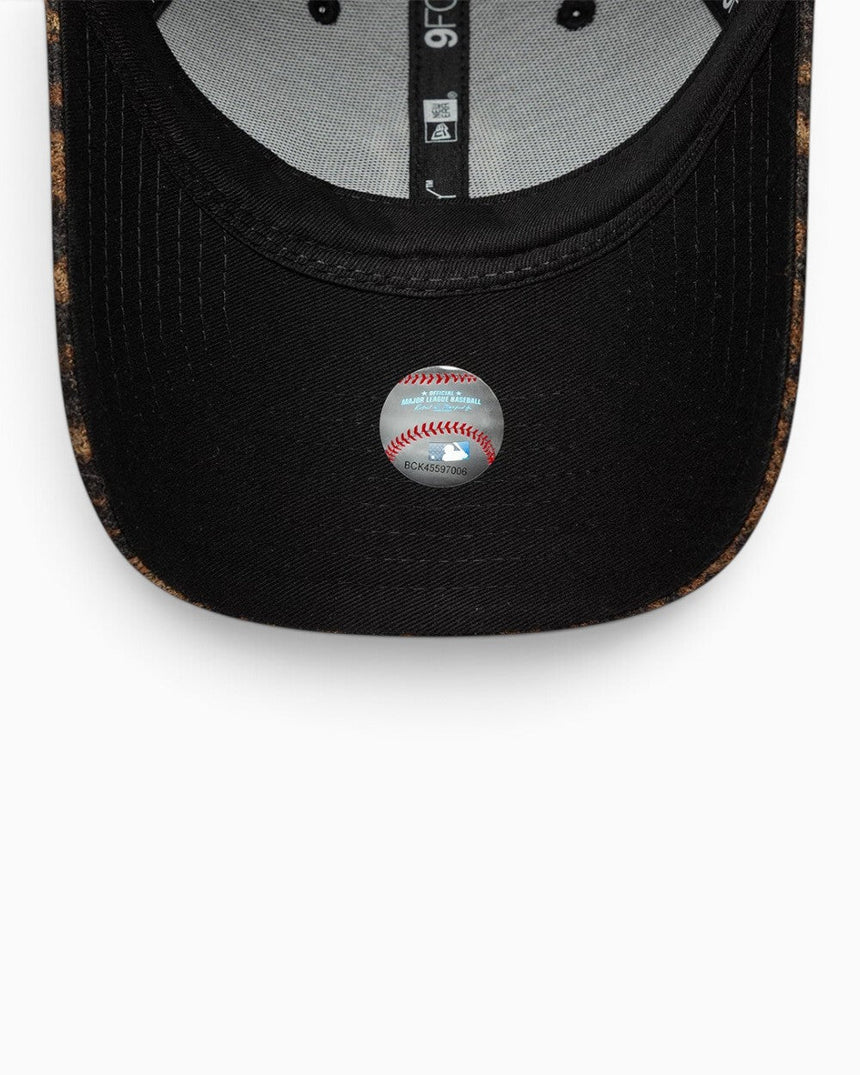 New Era NY Yankees W MLB Cosy Leopard 9FORTY Şapka
