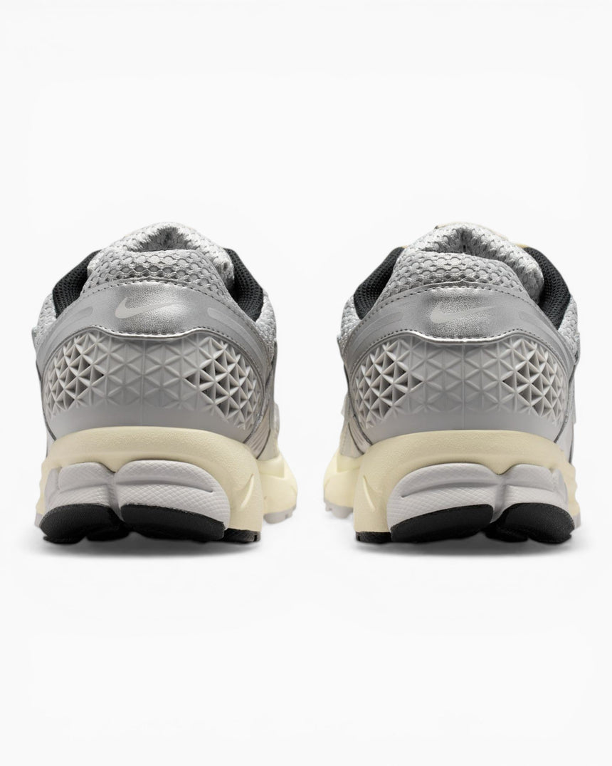 Nike Zoom Vomero 5 Kadın Sneaker