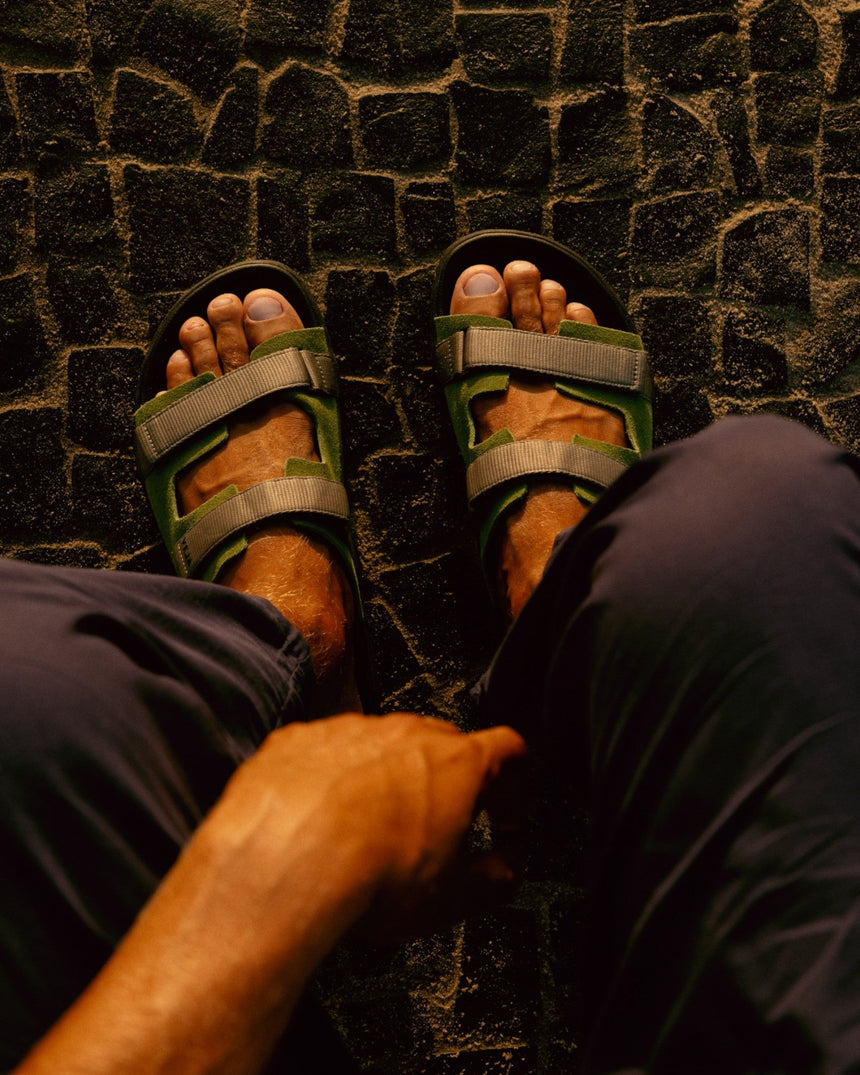 VEJA Arpoador Suede Soft Erkek Sandalet Militar/Kaki/Black