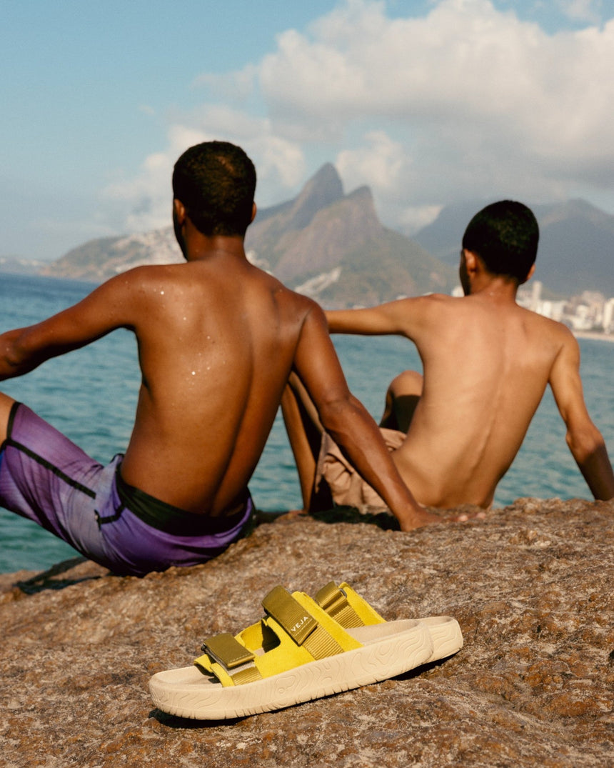 VEJA Arpoador Suede Soft Kadın Sandalet Liquor/Ocre