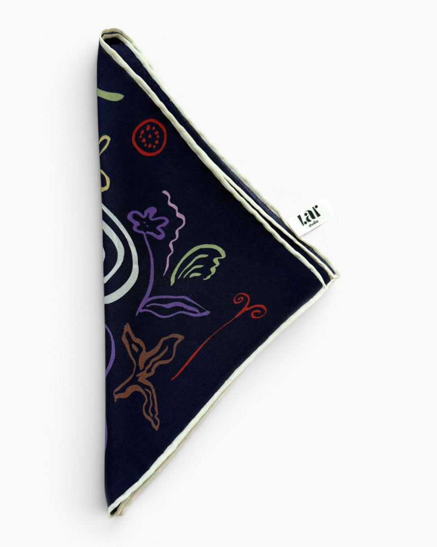 Lar Studio Love and Happiness 42 x 42 Bandana