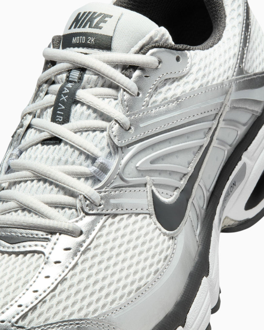 Nike Air Max Moto 2K Erkek Sneaker
