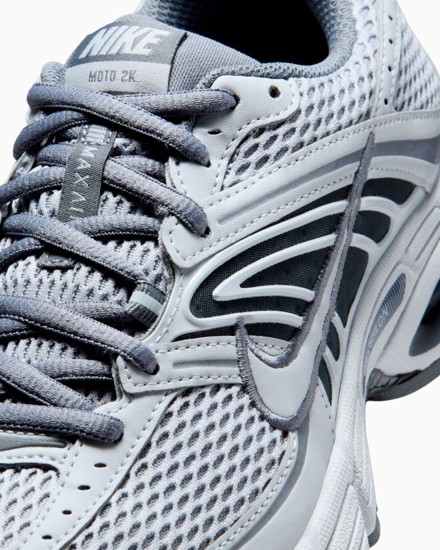 Nike Air Max Moto 2K Kadın Sneaker