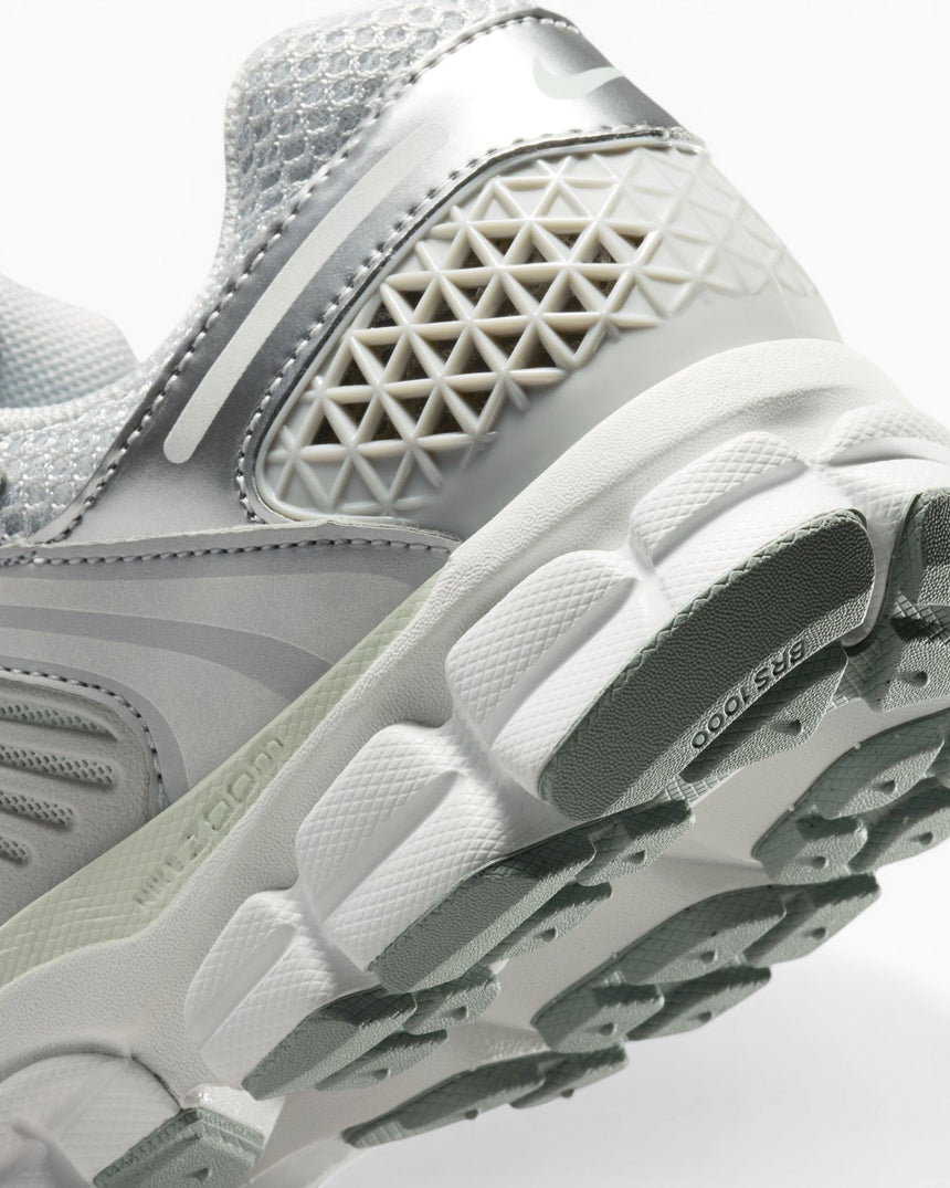 Nike Zoom Vomero 5 Kadın Sneaker