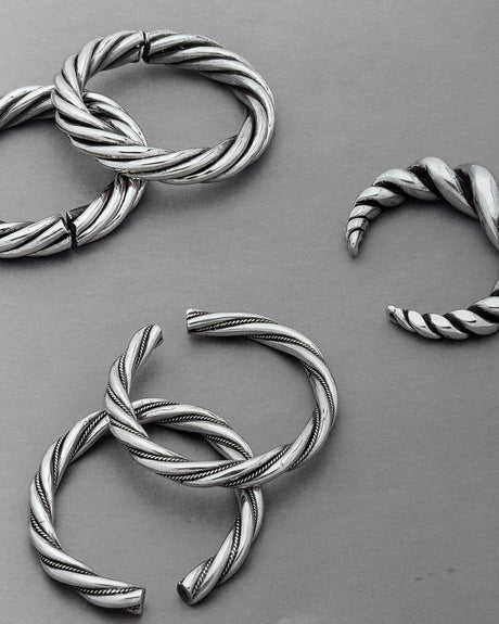 Pestil Books for vitruta A World of Bracelets