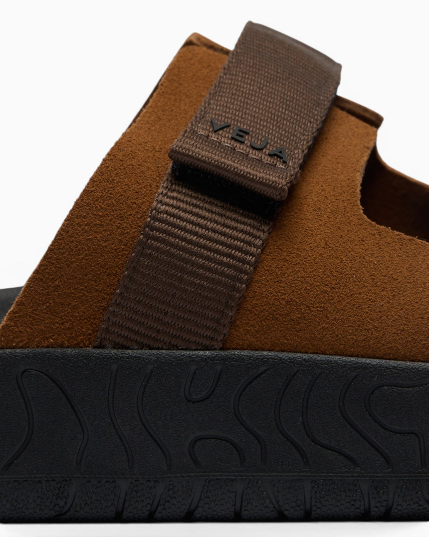 VEJA Arpoador Suede Soft Erkek Sandalet Cognac/Eagle/Black
