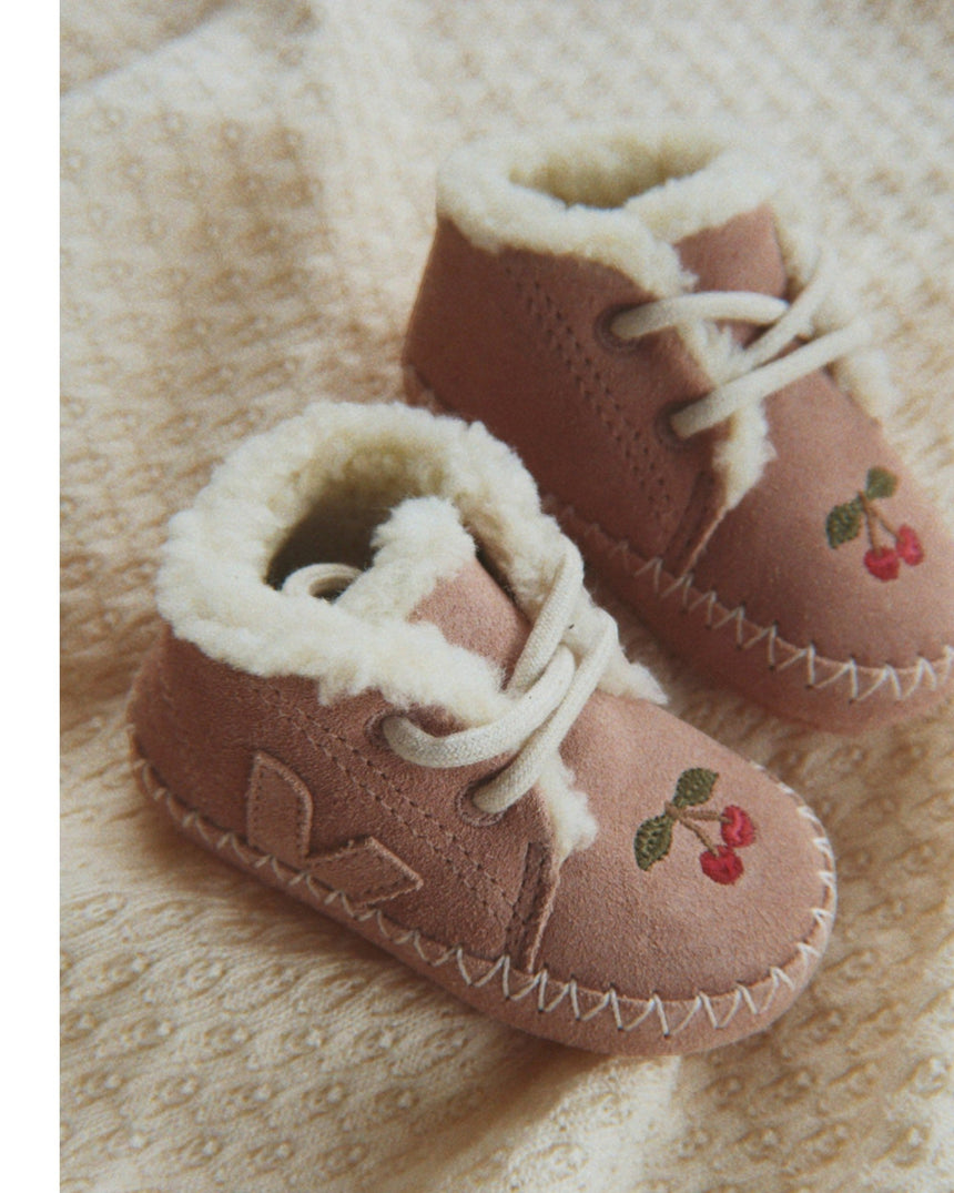 VEJA VEJA X Konges Slojd Baby Suede Bebek Sneaker